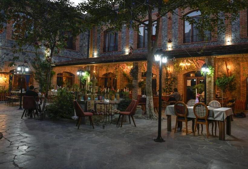 هتل Old Town Sheki