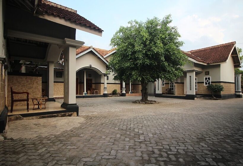 בית מלון כפרי Oyo 2222  Lee