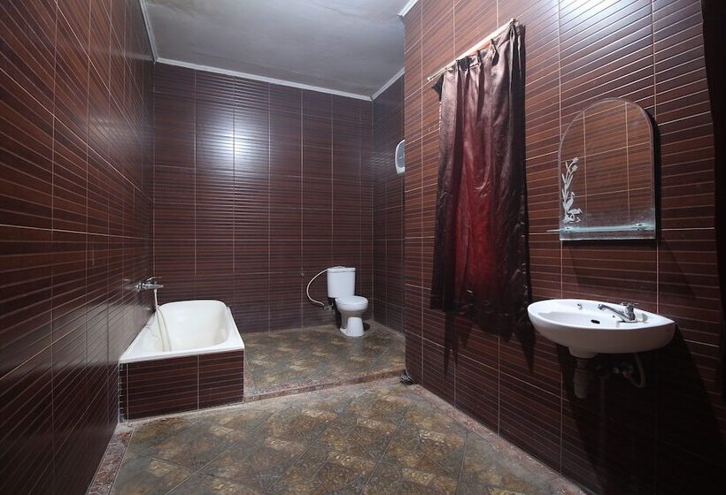 فندق Oyo 2222  Lee