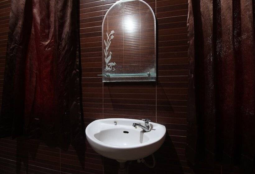 בית מלון כפרי Oyo 2222  Lee