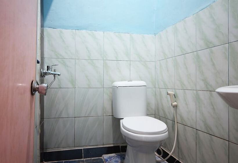 בית מלון כפרי Oyo 2222  Lee