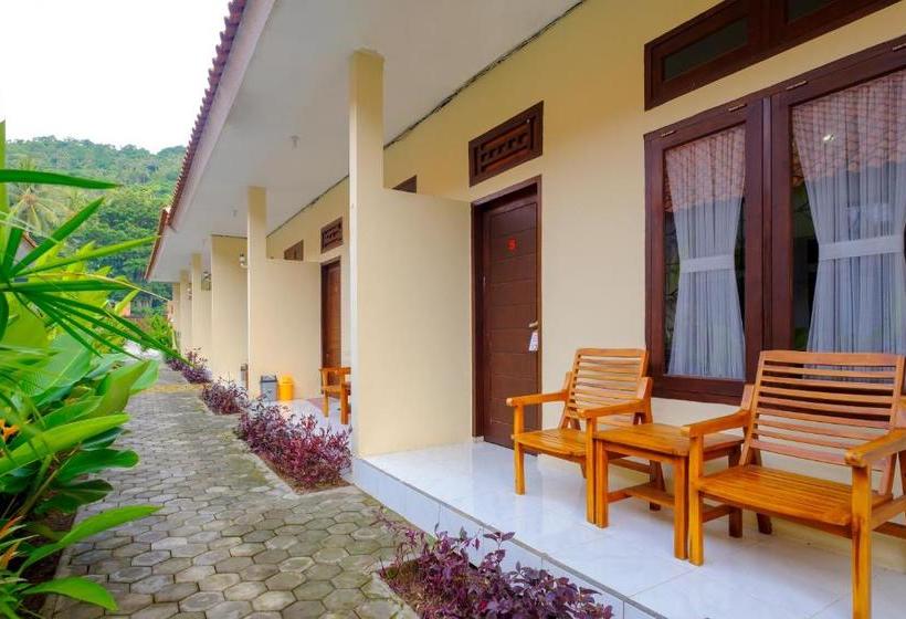 בית מלון כפרי Oyo 2864 Mangsit Garden Homestay