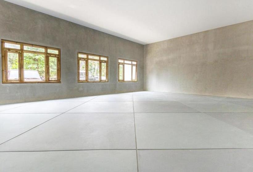 Отель Oyo 2944 Sukawana Travel Hub Guest House