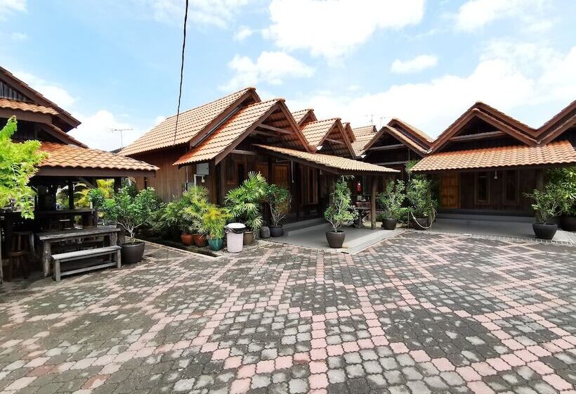 فندق Oyo 90038 Dalyla Inn Chalet