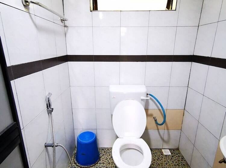 فندق Oyo 90038 Dalyla Inn Chalet