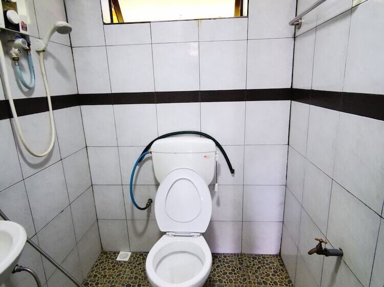 فندق Oyo 90038 Dalyla Inn Chalet