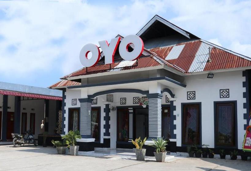 Отель Oyo 956 Penginapan Eby