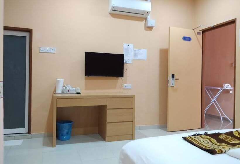 호텔 Puteri Miqaila