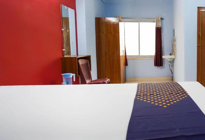 هتل Spot On Silver Green