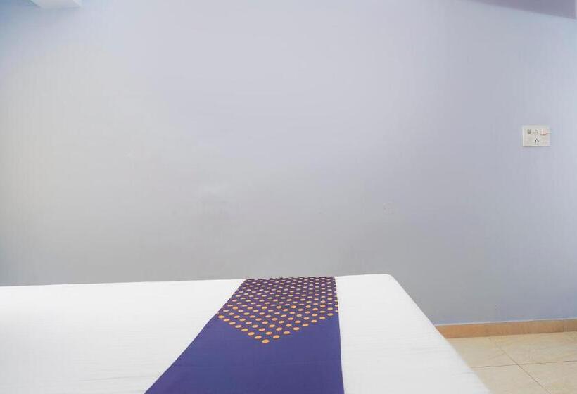 هتل Spot On Silver Green