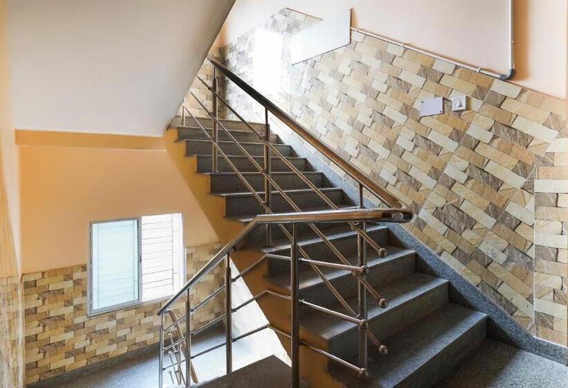 هتل Spot On Silver Green