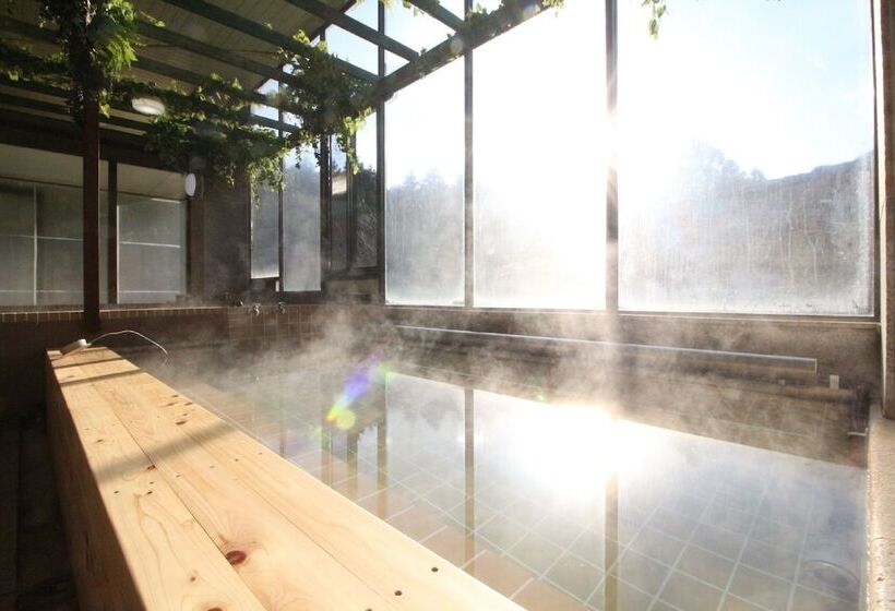 בית מלון כפרי Swan Lake Nagara