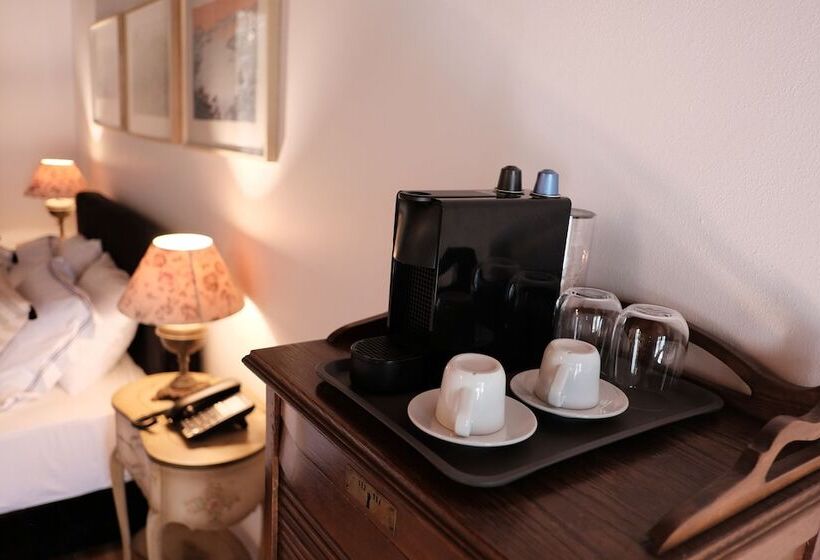 فندق The Lake House