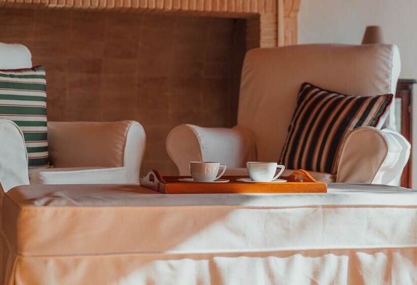 فندق The Lake House