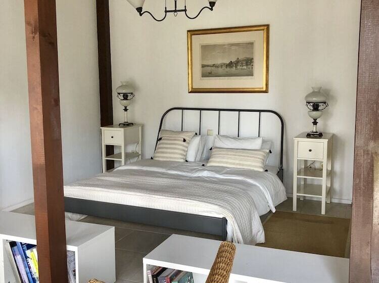 فندق The Lake House