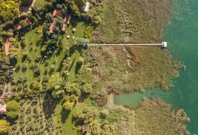 فندق The Lake House