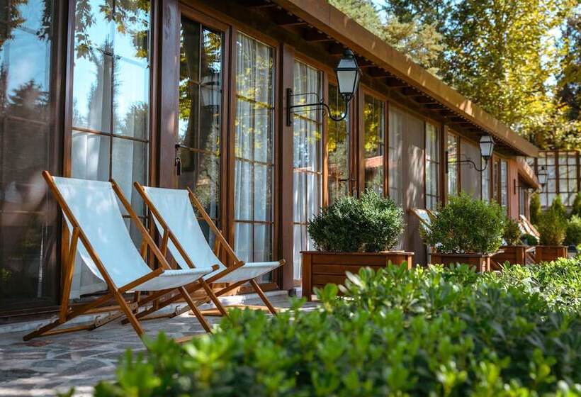 فندق The Lake House