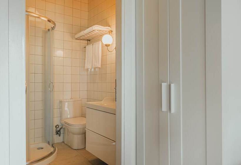 فندق The Lake House