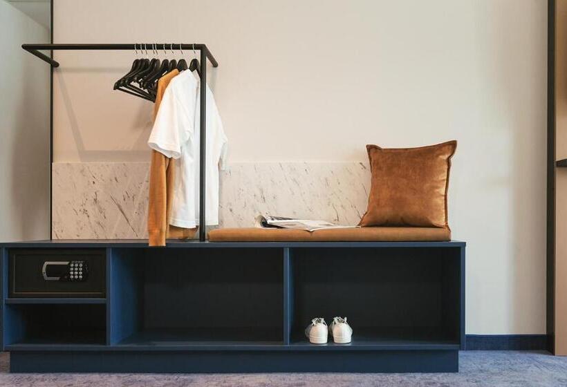 Hotelli Holiday Inn   The Niu, Kettle Stuttgart Vaihingen, An Ihg