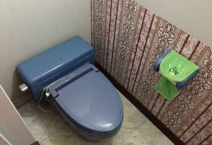 Narita Airport Samurai Hostel