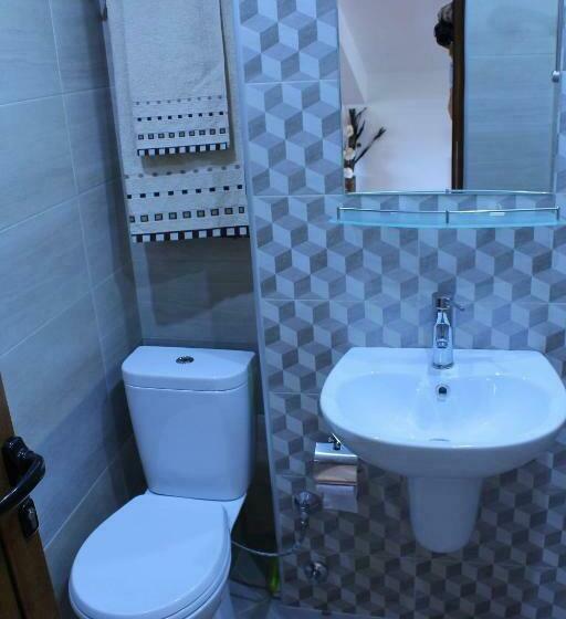 膳宿费 стаи за гости диневи