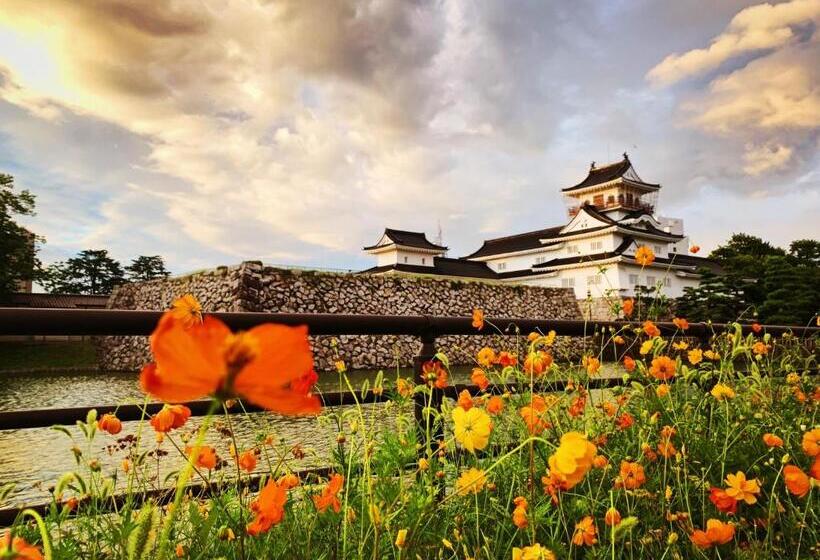 פנסיון 泊まれる図書館 寄処  Yosuga