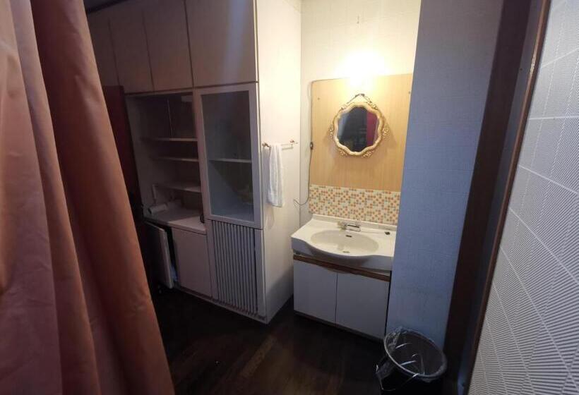 פנסיון 泊まれる図書館 寄処  Yosuga