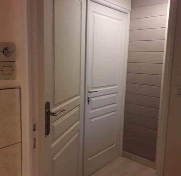 بنسيون Chez Madgi Et Jean Mi