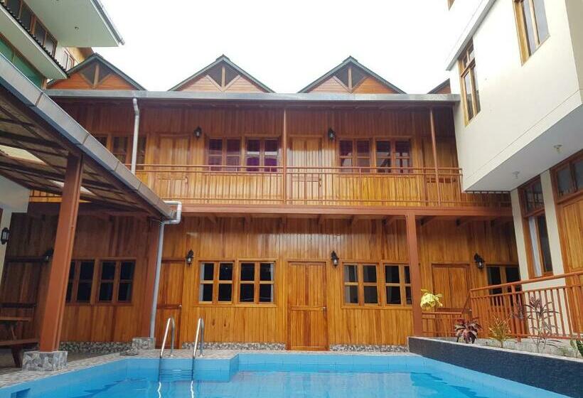 بنسيون Hostal La Maison Canadiense