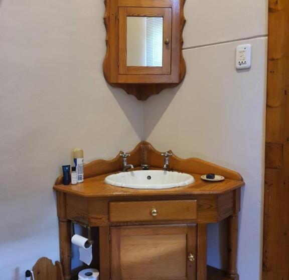 بنسيون Lord Fraser Guest House