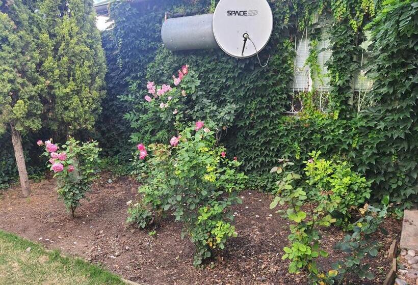 بنسيون Lord Fraser Guest House