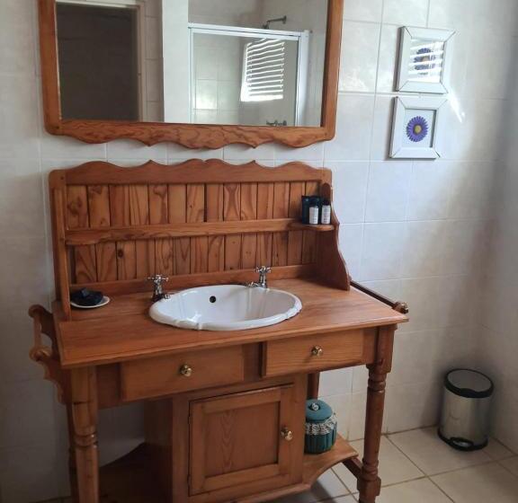 بنسيون Lord Fraser Guest House