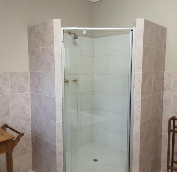 بنسيون Lord Fraser Guest House