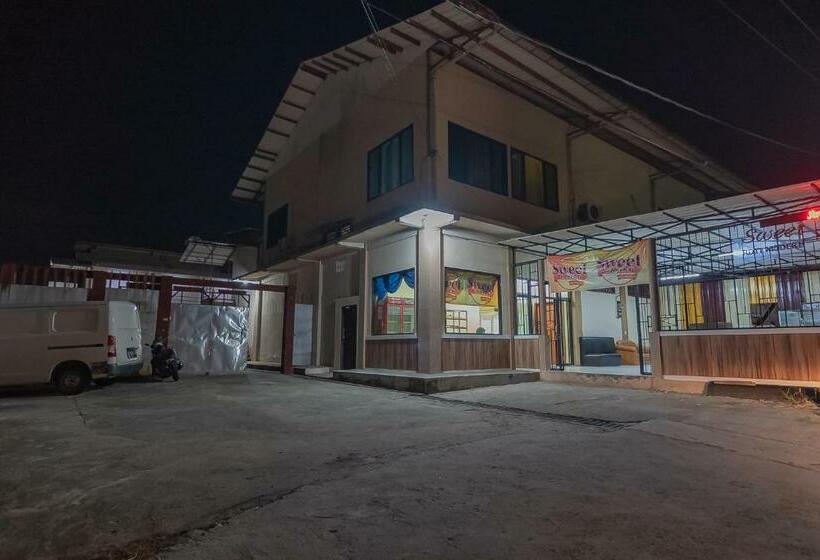 بنسيون Reddoorz Plus At Bukit Cinta Street Balikpapan