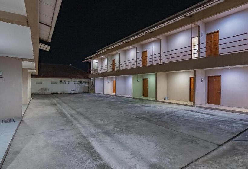 بنسيون Reddoorz Plus At Bukit Cinta Street Balikpapan