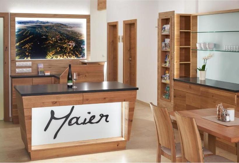 פנסיון Weinhof   Gästehaus Maier