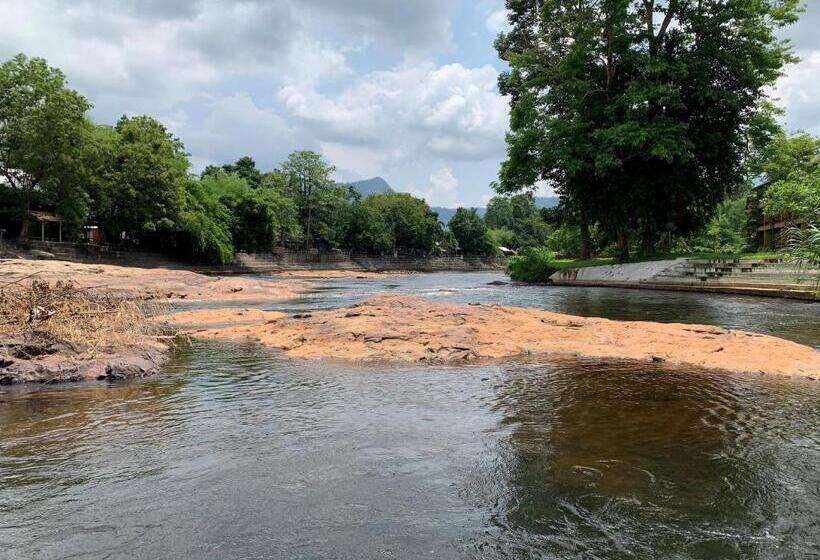 Phumontra Resort Nakhon Nayok