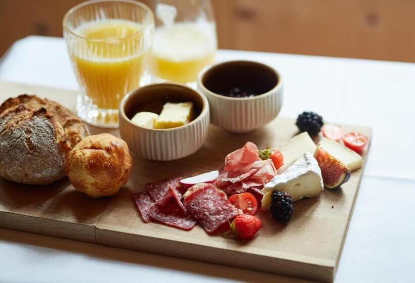 فندق صغير Gasthof Krone Blatten