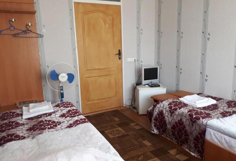 هاستل Gostynnyi Dvir