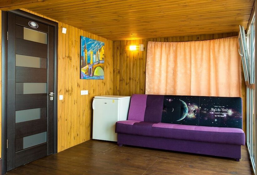 هاستل Pina Colada