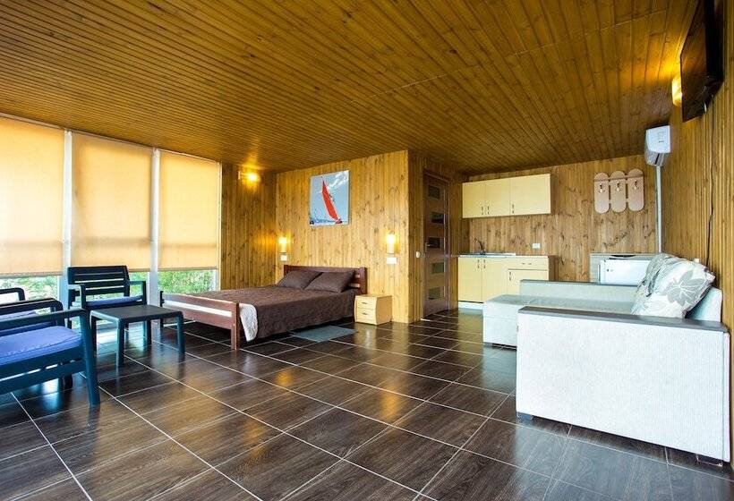 هاستل Pina Colada