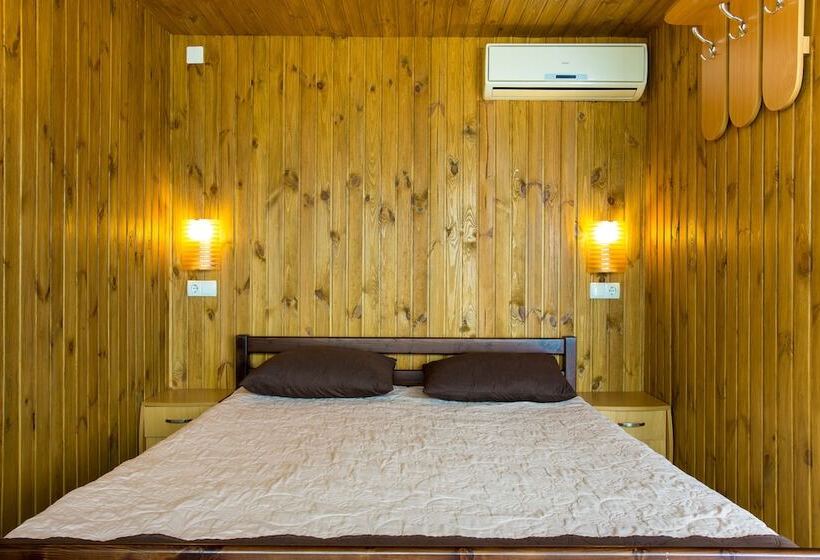 هاستل Pina Colada