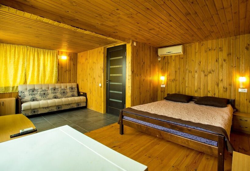 هاستل Pina Colada