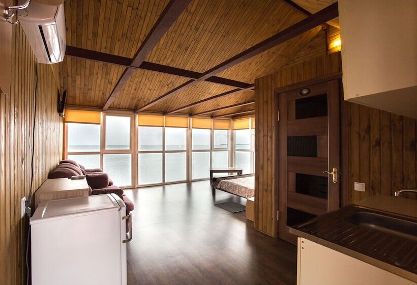 هاستل Pina Colada