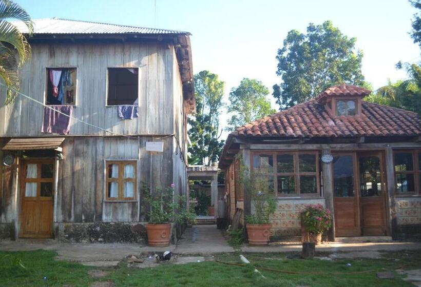 فندق صغير Posada Los Reyecitos