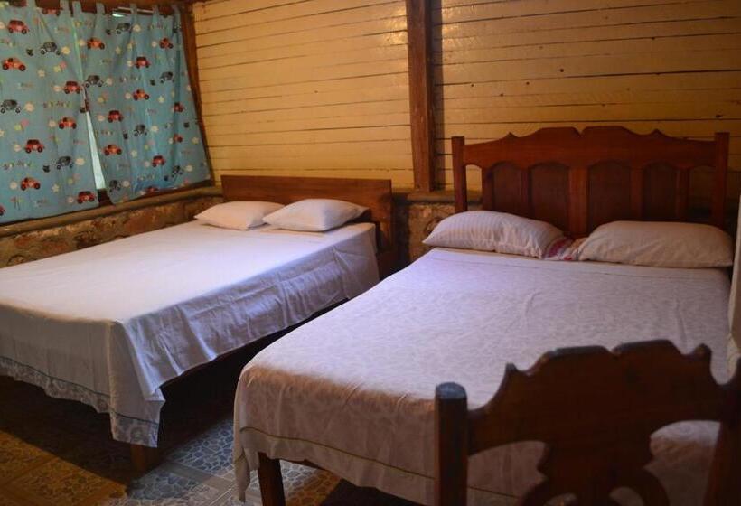 فندق صغير Posada Los Reyecitos