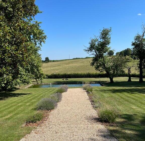 مبيت وإفطار Chateau Carbonneau