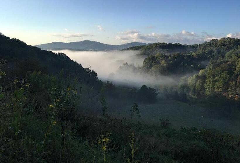 ベッドアンドブレックファースト River House Inn