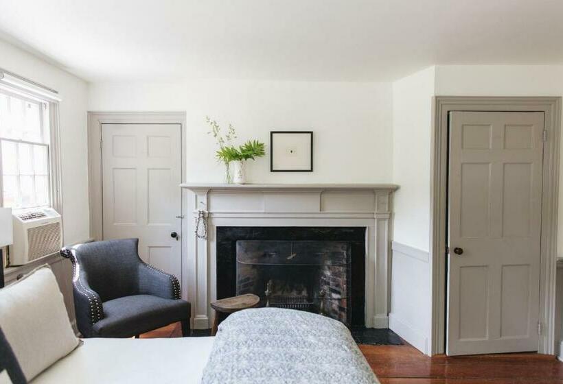 Bed and Breakfast The Squire Tarbox Inn