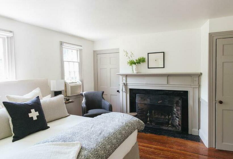 Bed and Breakfast The Squire Tarbox Inn